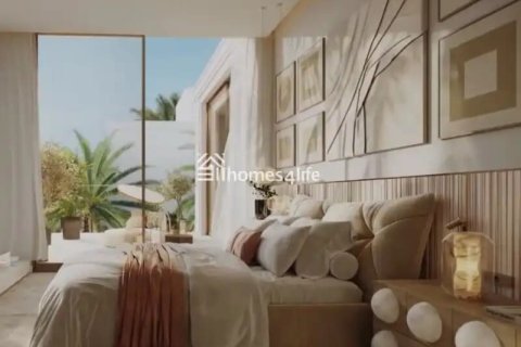 Villa zum Verkauf in Dubai, VAE 4 Schlafzimmer, 946 m2 Nr. 682481 - Foto 10