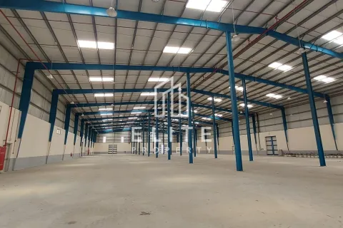 Entrepôt à vendre à  Sharjah, EAU 15121 m2 № 619930 - photo 3