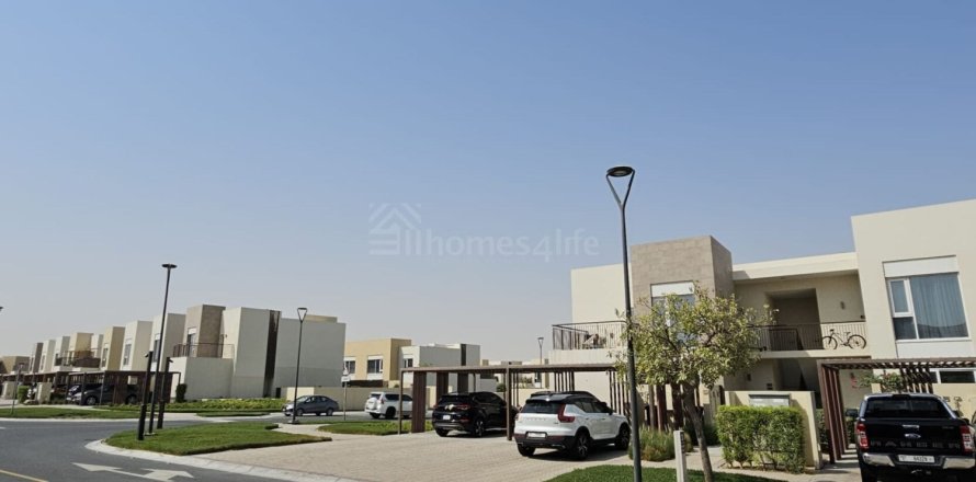 Apartment in Dubai, UAE 3 bedrooms, 206 sq.m. № 707556