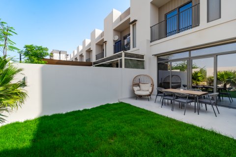 Dubai, BAE’de satılık sıra ev 2 yatak odası, 170 m² No 700143 - fotoğraf 18
