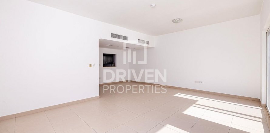 خانه شهری در International City، Dubai ، امارات متحده عربی 3 خوابه ، 156 متر مربع. شماره 602816