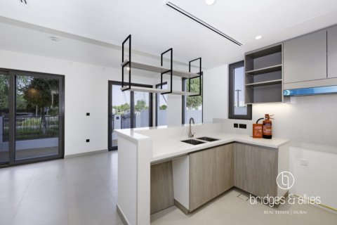 ویلا برای اجاره در Tilal Al Ghaf، Dubai، امارات متحده عربی 4 خوابه ، 305 متر مربع ، شماره 679718 - تصویر 3