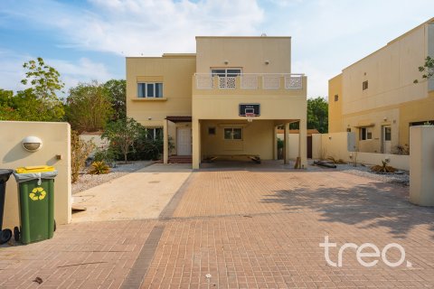 Villa til salg i Meadows, Dubai, UAE 4 soveværelser, 321.91 kvm № 741028 - foto 16
