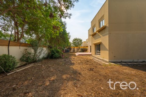 Villa til salg i Meadows, Dubai, UAE 4 soveværelser, 321.91 kvm № 741028 - foto 14