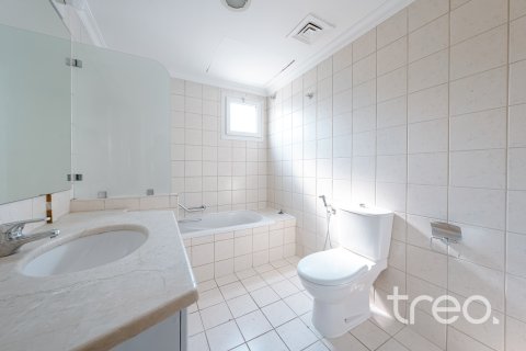 Villa til salg i Meadows, Dubai, UAE 4 soveværelser, 321.91 kvm № 741028 - foto 11