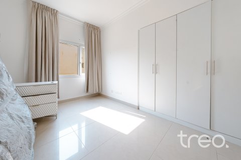 Villa til salg i Meadows, Dubai, UAE 4 soveværelser, 321.91 kvm № 741028 - foto 10