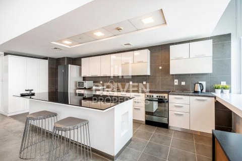 Apartment in Business Bay, Dubai, UAE 2 bedrooms, 189 sq.m. № 601958 - photo 11