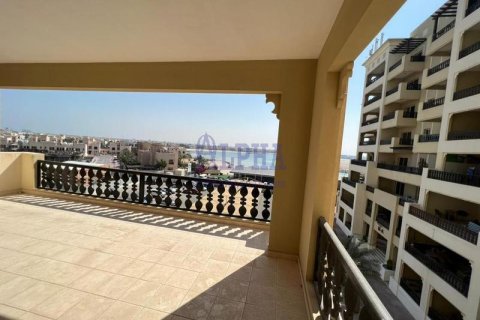 Apartment in Al Hamra Village, Ras Al Khaimah, UAE 3 bedrooms, 223 sq.m. № 709468 - photo 11