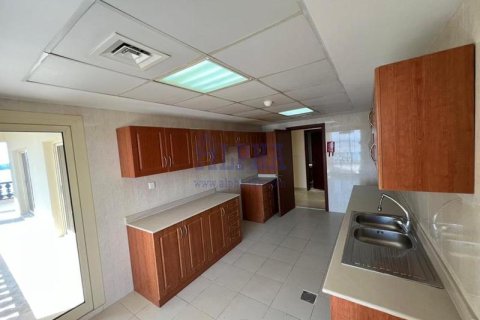 Apartment in Al Hamra Village, Ras Al Khaimah, UAE 3 bedrooms, 223 sq.m. № 709468 - photo 9