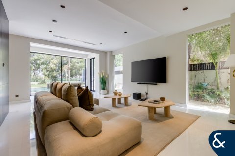 ویلا برای فروش در  The Lakes، Dubai، امارات متحده عربی  6 خوابه ، 692 متر مربع ، شماره 671244 - تصویر 5