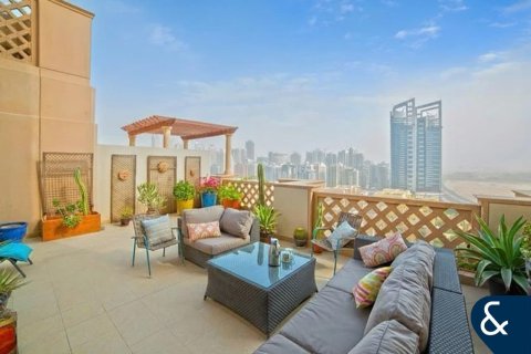 Appartamento in vendita a The Views, Dubai, EAU 2 camere da letto, 174 mq. № 671243 - foto 1
