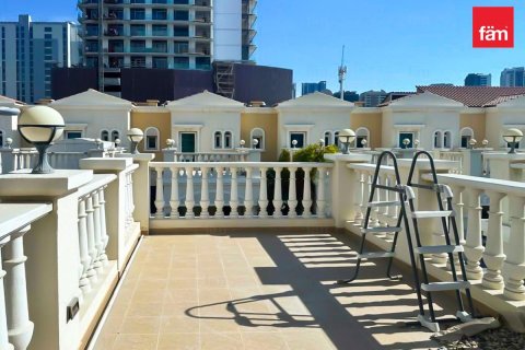 Villetta a schiera in affitto a Dubai, EAU 2 camere da letto, 180 mq. № 698841 - foto 10