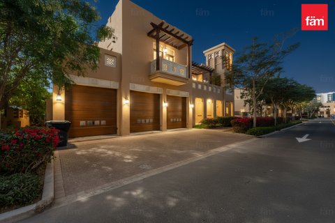 Villa sa Al Furjan, Dubai, UAE 6 silid-tulugan, 875 sq.m. № 698838 - larawan 15