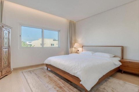 Vilă de vânzare în Meadows, Dubai, EAU 5 dormitoare, 604 mp.  №646330 - poză 14