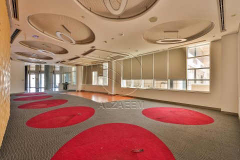 Commercial property in Al Nahyan, Abu Dhabi, UAE 518 sq.m. № 615212 - photo 2