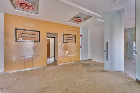 Commercial property in Al Nahyan, Abu Dhabi, UAE 518 sq.m. № 615212 - photo 13