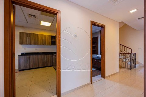 Vila v Khalifa City, Abu Dhabi, SAE 4 ložnice, 230 m² Č.: 615217 - fotografie 6