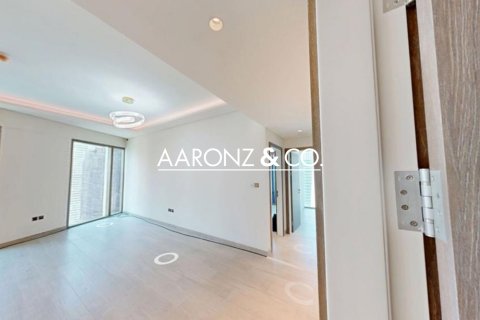 Jumeirah Lake Towers, Dubai, संयुक्त अरब अमीरात में अपार्टमेंट, 2 बेडरूम, 111.1 वर्ग मीटर, संख्या 670714 - फ़ोटो 2