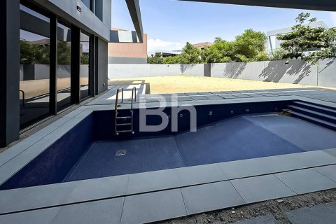 Снять в аренду виллу в Tilal City, Шарджа, ОАЭ 5 спален, 517м2, № 614576 - фото 16
