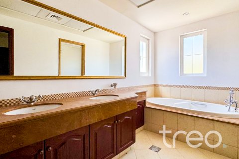 Зняти в оренду віллу в Арабиан Ранчес, Дубай, ОАЕ 4 спальні, 360.84м2, № 733469 - фото 1