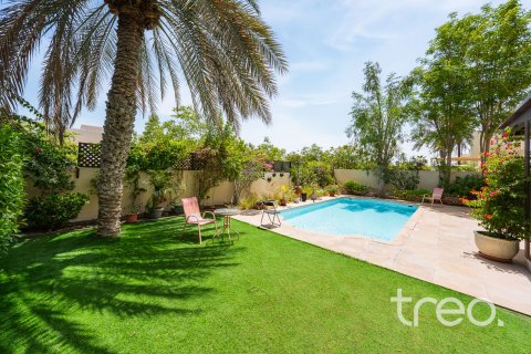 Villa en alquiler en Meadows, Dubai, EAU 4 dormitorios, 332.41 m2 № 733467 - foto 19