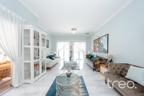 Villa en alquiler en Meadows, Dubai, EAU 4 dormitorios, 332.41 m2 № 733467 - foto 5