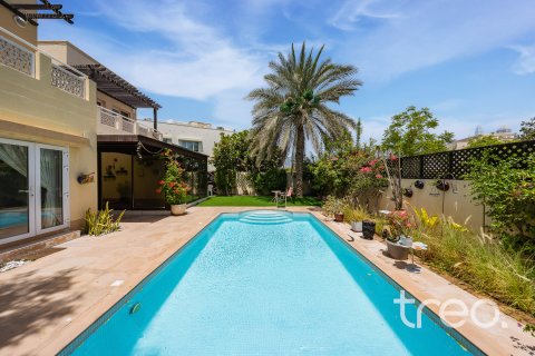 Villa en alquiler en Meadows, Dubai, EAU 4 dormitorios, 332.41 m2 № 733467 - foto 18