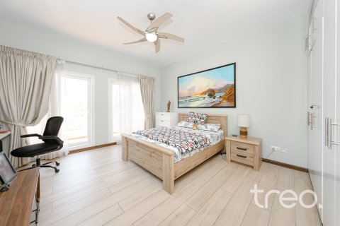 Villa en alquiler en Meadows, Dubai, EAU 4 dormitorios, 332.41 m2 № 733467 - foto 17