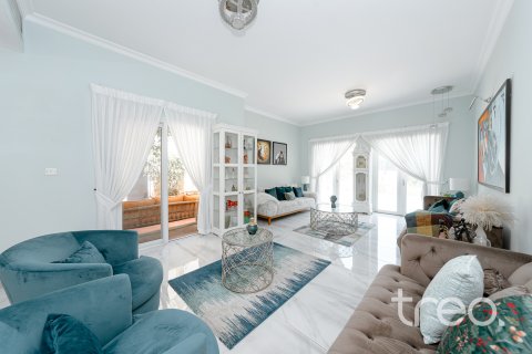 Villa en alquiler en Meadows, Dubai, EAU 4 dormitorios, 332.41 m2 № 733467 - foto 4