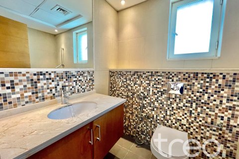 Villa à louer à Jumeirah Park, Dubai, EAU 4 chambres, 738.11 m2 № 733466 - photo 5