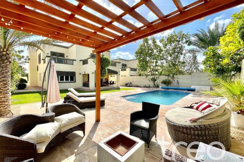 Villa à louer à Jumeirah Park, Dubai, EAU 4 chambres, 738.11 m2 № 733466 - photo 3