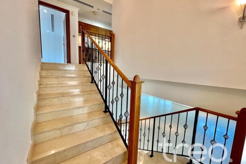 Villa à louer à Jumeirah Park, Dubai, EAU 4 chambres, 738.11 m2 № 733466 - photo 9