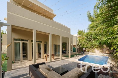 Villa in Arabian Ranches, Dubai, UAE 5 bedrooms, 493.22 sq.m. № 733066 - photo 2