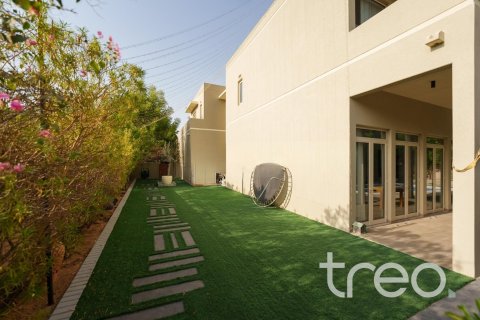 Villa in Arabian Ranches, Dubai, UAE 5 bedrooms, 493.22 sq.m. № 733066 - photo 3