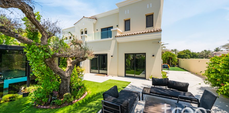 Villa asukohaga Arabian Ranches, Dubai, AÜE: 6 magamistoaga, 480.49 m² Nr 733067