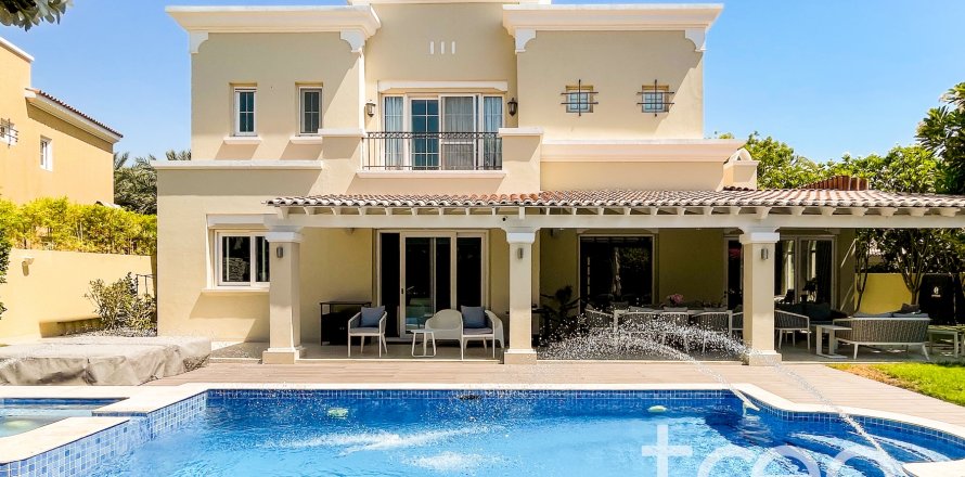 Villa à Arabian Ranches, Dubai, EAU: 4 chambres, 362.32 m2 № 733068