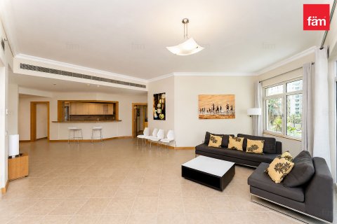 Apartamento en Palm Jumeirah, Dubai, EAU 3 dormitorios, 205 m² № 753326