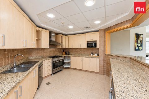 Apartament de închiriat în Palm Jumeirah, Dubai, EAU 3 dormitoare, 205 mp.  №753326 - poză 29