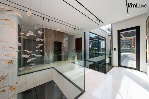 וילה להשכרה ב Dubai, איחוד האמירויות  5 חדרי שינה, 690.4 מ"ר, מספר 691435 - תמונה 23