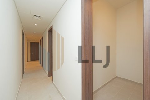 Vilë në Saadiyat Island, Abu Dhabi, Emiratet e Bashkuara Arabe 5 dhoma gjumi, 685.7 m2. № 548993 - Foto 12