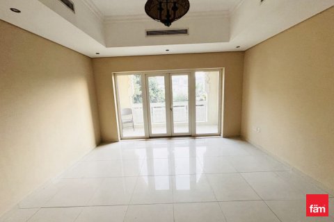 Villa in Al Furjan, Dubai, UAE 3 bedrooms, 600 sq.m. № 622460 - photo 5