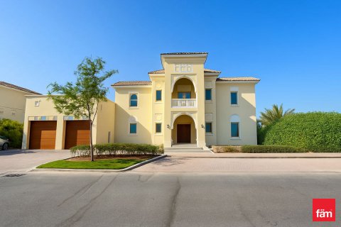 Villa in Al Furjan, Dubai, UAE 3 bedrooms, 600 sq.m. № 622460 - photo 1
