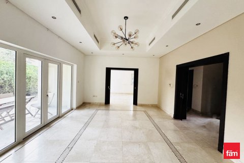 Villa in Al Furjan, Dubai, UAE 3 bedrooms, 600 sq.m. № 622460 - photo 4