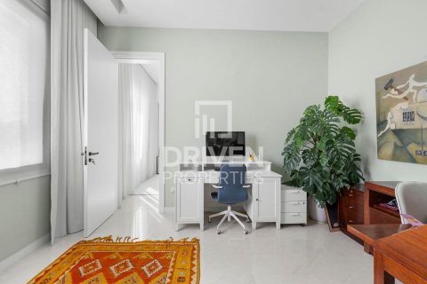Vila u gradu Umm Al Sheif, Dubai, UAE 7 spavaće sobe, 929.03 m2 Br. 764883 - Slika 9