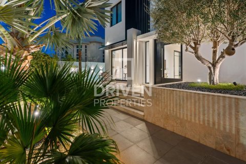 Vila u gradu Umm Al Sheif, Dubai, UAE 7 spavaće sobe, 929.03 m2 Br. 764883 - Slika 28