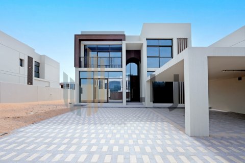 Vilë në Abu Dhabi, Emiratet e Bashkuara Arabe 4 dhoma gjumi, 422.5 m2. № 575497 - Foto 1