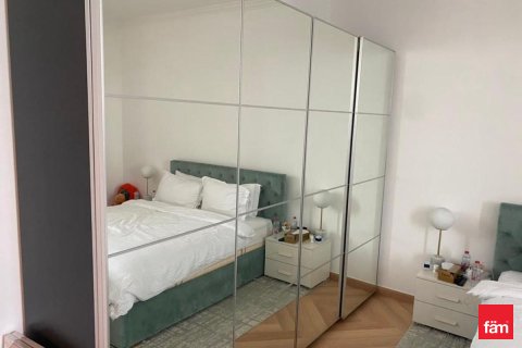דירה למכירה ב Downtown Dubai (Downtown Burj Dubai), Dubai, איחוד האמירויות 2 חדרי שינה, 128 מ"ר, מספר 689328 - תמונה 2