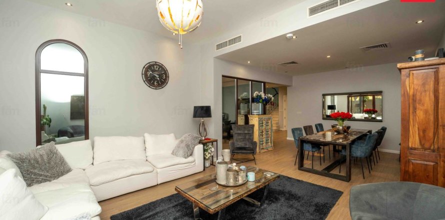 Városi lakóépület itt: Dubai, EAE, 4 hálószoba, 312.2 m², azonosító: 655855