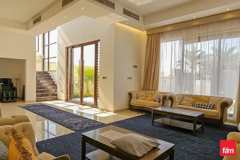 Villa til leie i Dubai, Emiratene 4 soverom, 1356.4 kvm Nr. 655857 - Foto 1