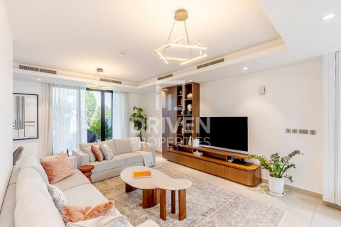 Villa in Motor City, Dubai, UAE 3 bedrooms, 252 sq.m. № 602269 - photo 3